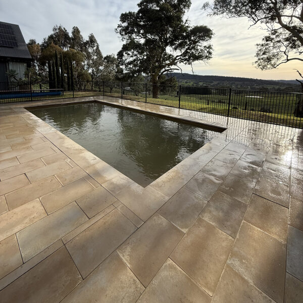 Coastal Stone Travertine 600x400 Chalk