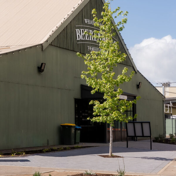 Flagstone 200x200 Charcoal | AHLG Adelaide | Beerenberg